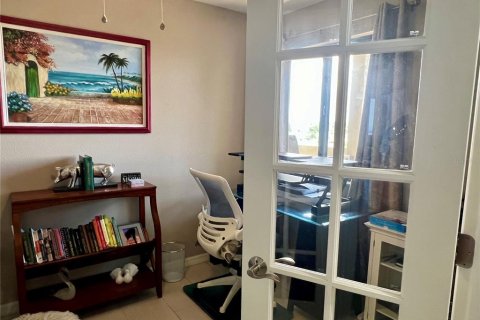 Condo in Hudson, Florida, 2 bedrooms  № 1613457 - photo 25