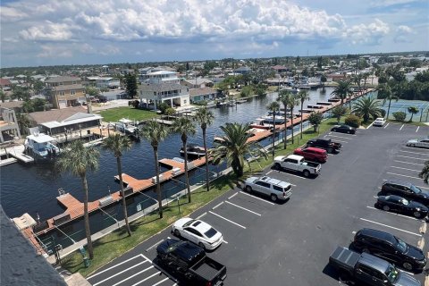 Condo in Hudson, Florida, 2 bedrooms  № 1613457 - photo 27