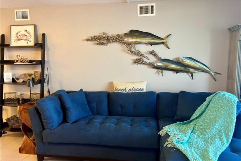 Condo in Hudson, Florida, 2 bedrooms  № 1613457 - photo 13