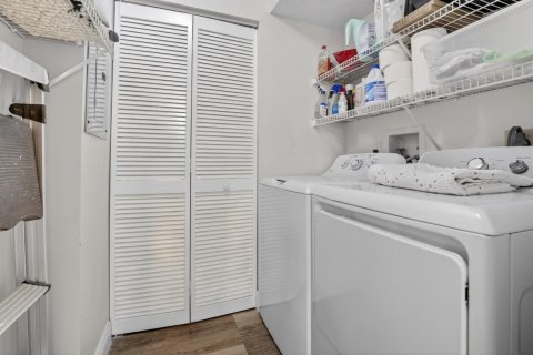 Купить кондоминиум в Санрайз, Флорида 3 комнаты, 120.77м2, № 2147219 - фото 15