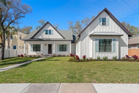House in Odessa, Florida 4 bedrooms, 194.91 sq.m. № 1585845 - photo 1