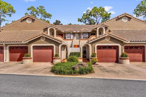 Condo in Orlando, Florida, 2 bedrooms  № 1808657 - photo 1