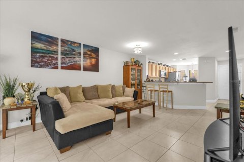 Condo in Orlando, Florida, 2 bedrooms  № 1808657 - photo 10