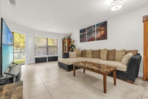 Condo in Orlando, Florida, 2 bedrooms  № 1808657 - photo 8