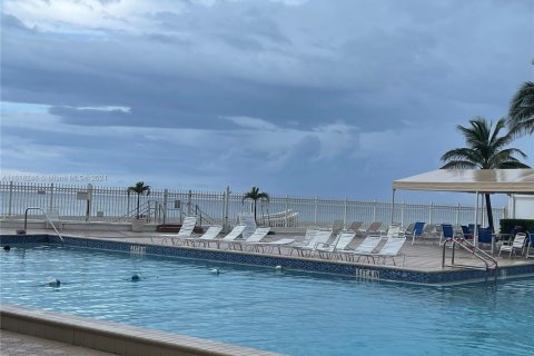 Copropriété à vendre à Hollywood, Floride: 2 chambres, 102.19 m2 № 1862086 - photo 10