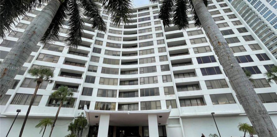 Condo à Hollywood, Floride, 2 chambres  № 1862086
