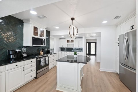 Villa ou maison à vendre à Saint Petersburg, Floride: 3 chambres, 316.8 m2 № 1915810 - photo 17