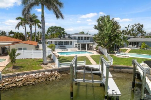Villa ou maison à vendre à Saint Petersburg, Floride: 3 chambres, 316.8 m2 № 1915810 - photo 2