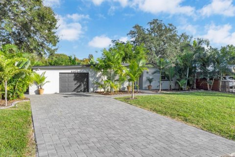 House in Belle Isle, Florida 3 bedrooms, 127.28 sq.m. № 1792905 - photo 3