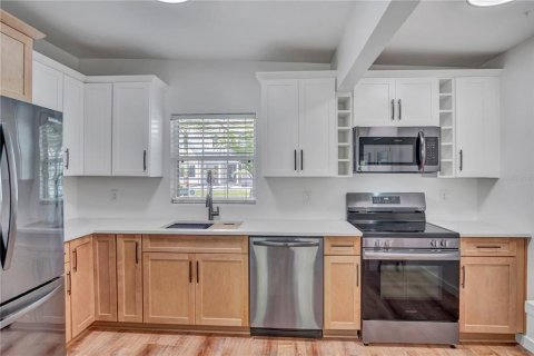 House in Belle Isle, Florida 3 bedrooms, 127.28 sq.m. № 1792905 - photo 8