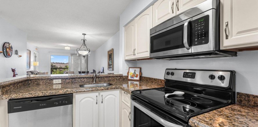 Condo in Pompano Beach, Florida, 2 bedrooms  № 2172759
