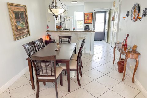 Condo in Pompano Beach, Florida, 2 bedrooms  № 2172759 - photo 7