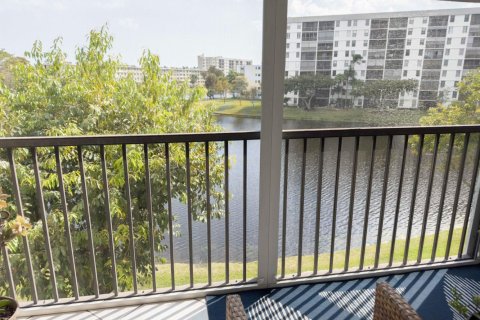 Condo in Pompano Beach, Florida, 2 bedrooms  № 2172759 - photo 5