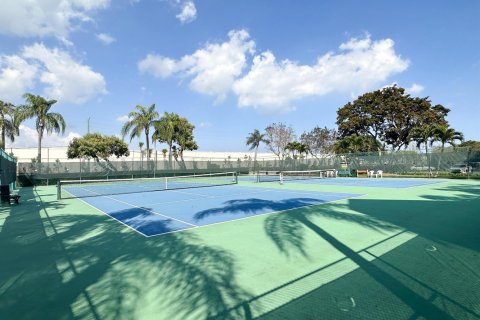 Condo in Pompano Beach, Florida, 2 bedrooms  № 2172759 - photo 25