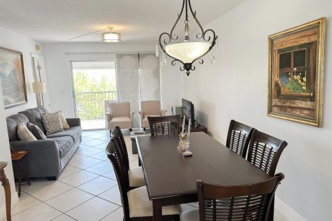 Condo in Pompano Beach, Florida, 2 bedrooms  № 2172759 - photo 13