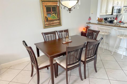 Condo in Pompano Beach, Florida, 2 bedrooms  № 2172759 - photo 6