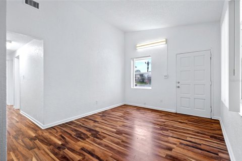 Immobilier commercial à vendre à Orlando, Floride: 71.53 m2 № 2286923 - photo 5