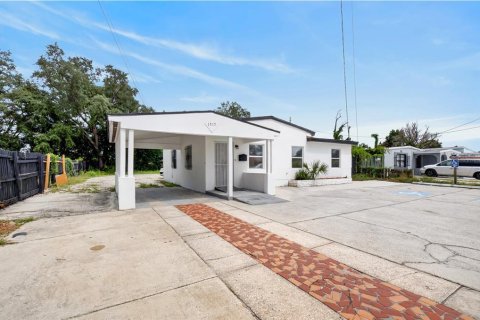 Immobilier commercial à vendre à Orlando, Floride: 71.53 m2 № 2286923 - photo 2