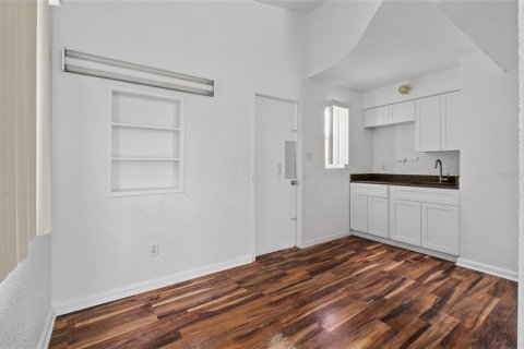 Immobilier commercial à vendre à Orlando, Floride: 71.53 m2 № 2286923 - photo 6