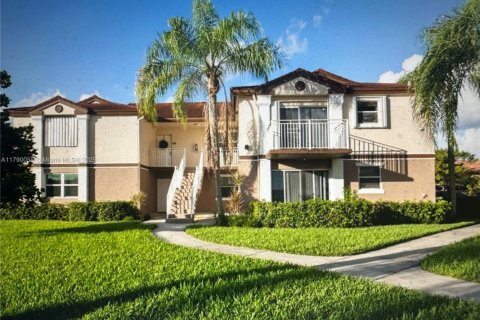 Снять в аренду кондоминиум в Пемброк-Пайнс, Флорида 2 спальни, 103.31м2, № 1958931 - фото 2