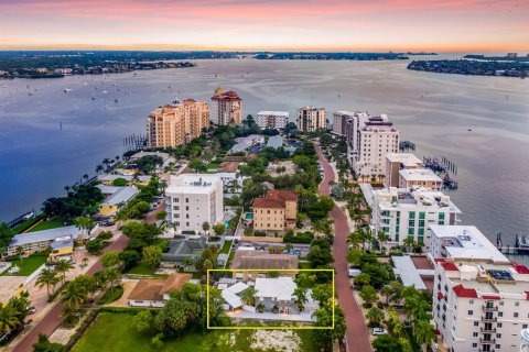 Immobilier commercial à Sarasota, Floride 4 chambres, 255.67 m2 № 2107637