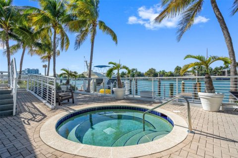 Купить кондоминиум в Майами-Бич, Флорида 2 спальни, 104.61м2, № 2007977 - фото 9