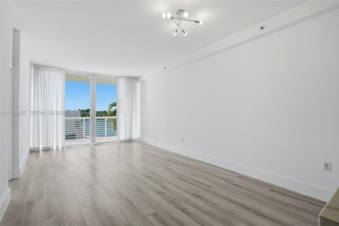 Купить кондоминиум в Майами-Бич, Флорида 2 спальни, 104.61м2, № 2007977 - фото 4