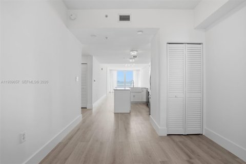 Купить кондоминиум в Майами-Бич, Флорида 2 спальни, 104.61м2, № 2007977 - фото 21