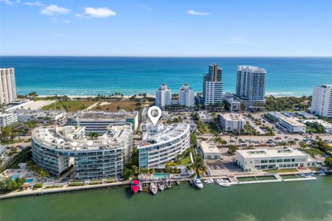 Купить кондоминиум в Майами-Бич, Флорида 2 спальни, 104.61м2, № 2007977 - фото 2