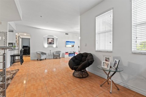 Купить кондоминиум в Дорал, Флорида 2 спальни, 121.52м2, № 1988333 - фото 15