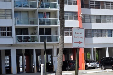Condominio en venta en North Miami Beach, Florida, 1 dormitorio, 74.41 m2 № 1174989 - foto 1