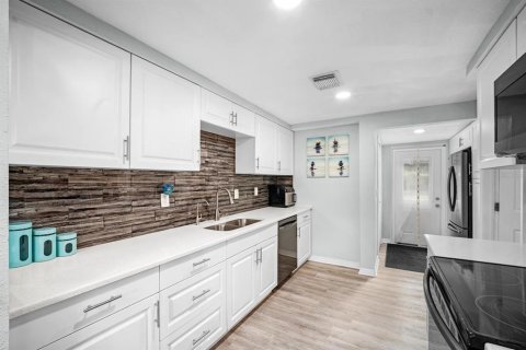 Casa en venta en Saint Petersburg, Florida, 3 dormitorios, 96.99 m2 № 2386519 - foto 10