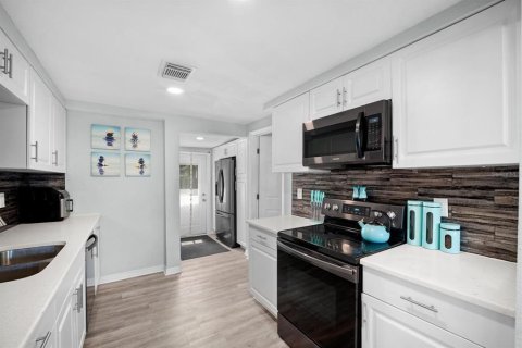 Casa en venta en Saint Petersburg, Florida, 3 dormitorios, 96.99 m2 № 2386519 - foto 11
