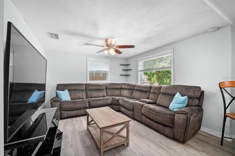 Casa en venta en Saint Petersburg, Florida, 3 dormitorios, 96.99 m2 № 2386519 - foto 7