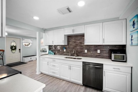 Casa en venta en Saint Petersburg, Florida, 3 dormitorios, 96.99 m2 № 2386519 - foto 12