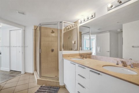Copropriété à vendre à Sunny Isles Beach, Floride: 2 chambres, 150.78 m2 № 1691663 - photo 24