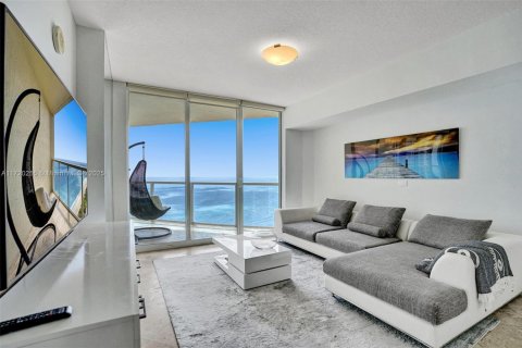 Copropriété à vendre à Sunny Isles Beach, Floride: 2 chambres, 150.78 m2 № 1691663 - photo 1