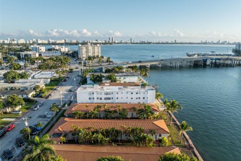 Propiedad comercial en venta en Miami Beach, Florida № 1992557 - foto 10