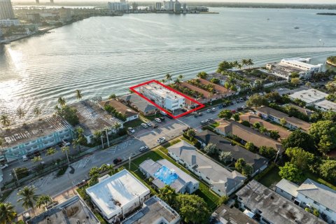 Propiedad comercial en venta en Miami Beach, Florida № 1992557 - foto 4