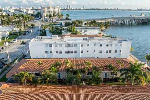 Propiedad comercial en venta en Miami Beach, Florida № 1992557 - foto 9