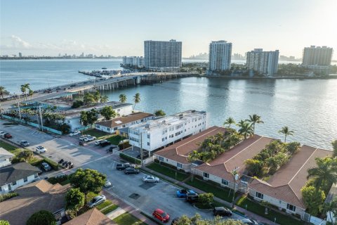 Propiedad comercial en venta en Miami Beach, Florida № 1992557 - foto 30