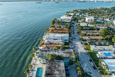 Propiedad comercial en venta en Miami Beach, Florida № 1992557 - foto 20