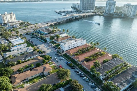 Propiedad comercial en venta en Miami Beach, Florida № 1992557 - foto 17