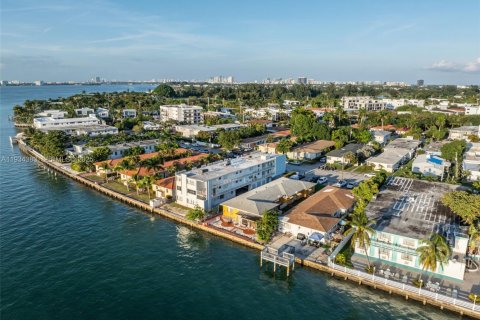 Propiedad comercial en venta en Miami Beach, Florida № 1992557 - foto 26