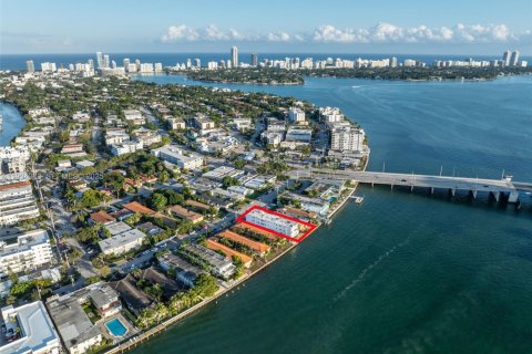 Propiedad comercial en venta en Miami Beach, Florida № 1992557 - foto 1