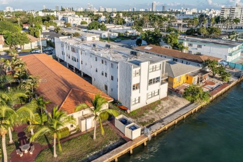 Propiedad comercial en venta en Miami Beach, Florida № 1992557 - foto 11