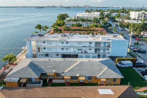 Propiedad comercial en venta en Miami Beach, Florida № 1992557 - foto 15