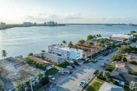 Propiedad comercial en venta en Miami Beach, Florida № 1992557 - foto 28