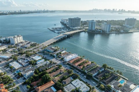 Propiedad comercial en venta en Miami Beach, Florida № 1992557 - foto 5