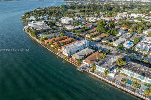 Propiedad comercial en venta en Miami Beach, Florida № 1992557 - foto 21